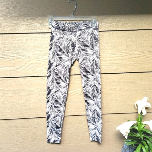 VS PINK Black & White Palm Tree Leggings XS - Picture 1 of 5